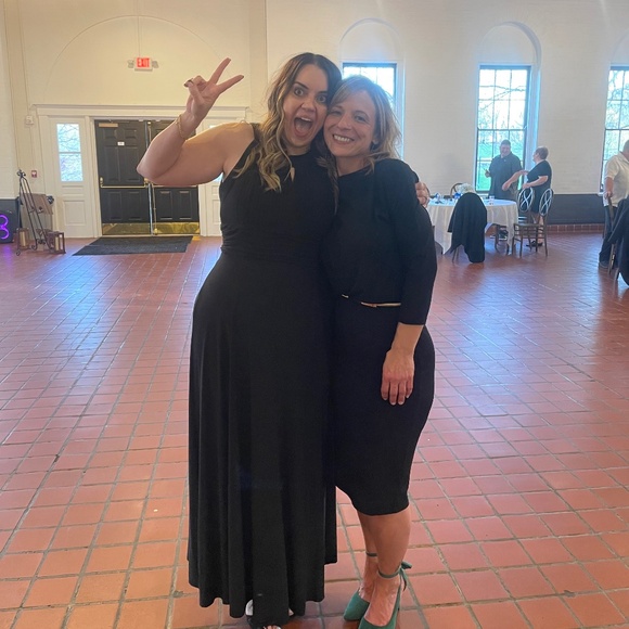 Meet your Poshers, Stacy & Amy - Picture 1 of 2